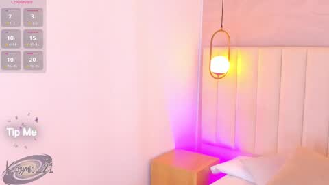 Snapshot of kosmic_21 chatting on November 23, 1:44 pm K O S M I C online show from November 23, 1:44 pm