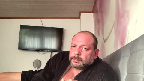 Snapshot of kostasgreek42 chatting on December 5, 1:38 pm Kosta online show from December 5, 1:38 pm