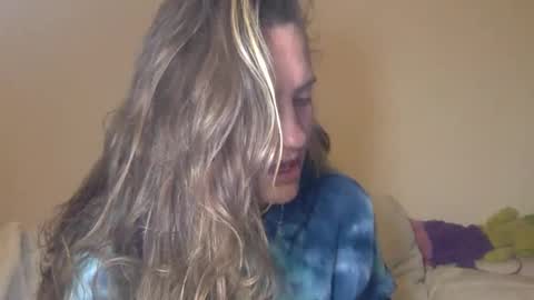 Snapshot of koyoteej chatting on March 12, 3:24 am koyoteej online show from March 12, 3:24 am