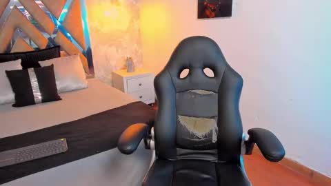 Snapshot of kraven_lust chatting on October 25, 3:58 am Kraven online show from October 25, 3:58 am