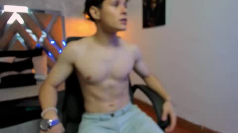 Snapshot of kraven_lust chatting on November 20, 3:18 am Kraven online show from November 20, 3:18 am