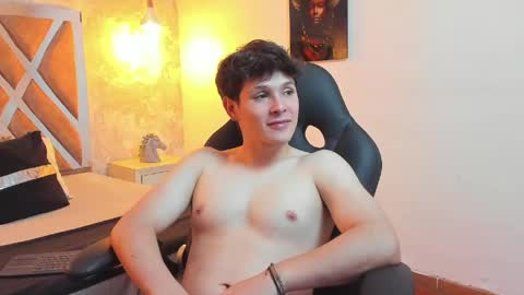 Snapshot of kraven_lust chatting on April 24, 3:31 am Kraven online show from April 24, 3:31 am