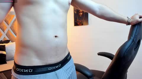 Snapshot of kraven_lust chatting on May 8, 3:12 am Kraven online show from May 8, 3:12 am