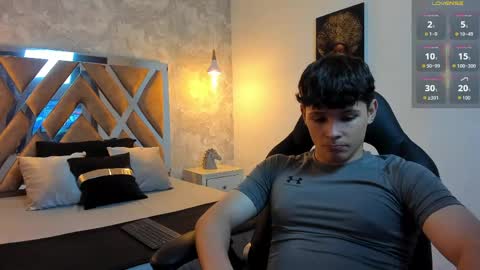 Snapshot of kraven_lust chatting on May 19, 3:02 am Kraven online show from May 19, 3:02 am