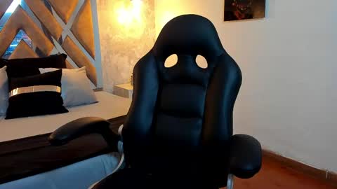Snapshot of kraven_lust chatting on May 27, 3:03 am Kraven online show from May 27, 3:03 am