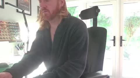 kreestafa182285 online show from April 22, 8:06 am