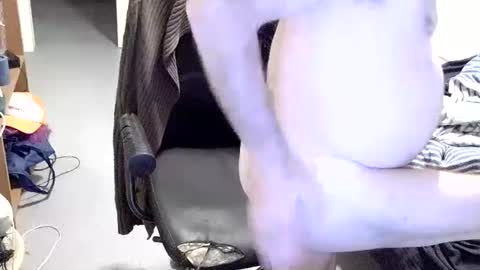 kreolsk34 online show from December 20, 1:23 am