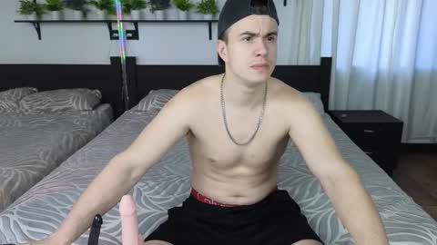 kris_braun online show from February 4, 3:23 am