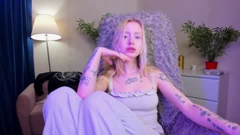 kris_grant online show from January 25, 10:29 am