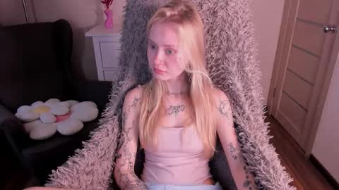 kris_grant online show from October 10, 9:30 am