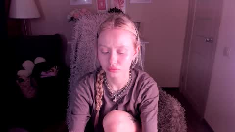 kris_grant online show from February 10, 10:41 am