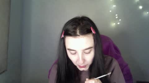 Kris online show from March 8, 2:21 pm