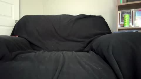 Kriscrinkle online show from April 3, 4:27 pm