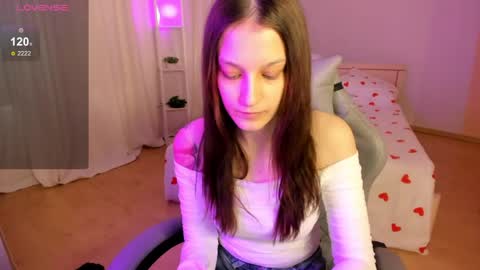 krisdoeill online show from April 6, 2:09 am