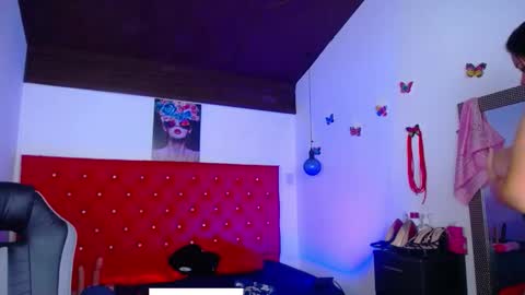 kriss_sweetboobs online show from November 19, 12:05 pm