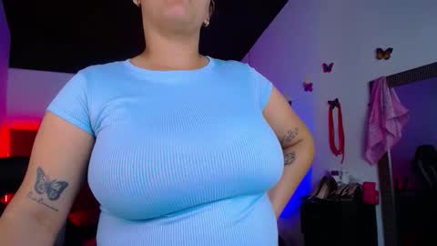 kriss_sweetboobs online show from November 20, 12:05 pm