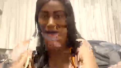 Snapshot of krissitoy chatting on November 9, 12:09 am Latoya Masturbar online show from November 9, 12:09 am