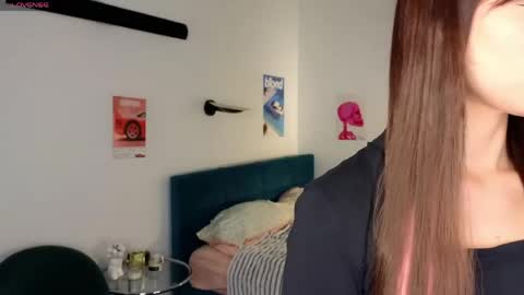Snapshot of krisss__kisss chatting on June 4, 5:08 pm Kriss online show from June 4, 5:08 pm
