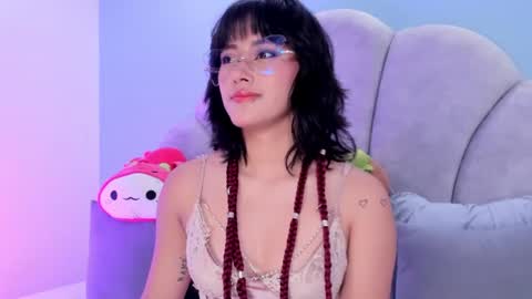 Snapshot of kristal_aitana chatting on August 4, 6:21 pm Kris online show from August 4, 6:21 pm