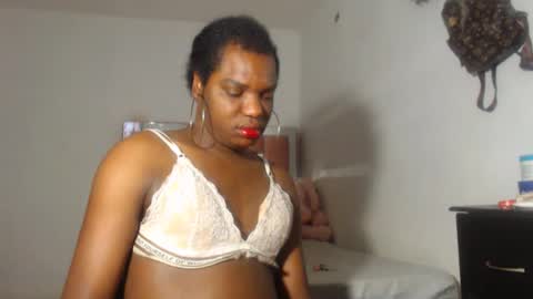 Snapshot of kristal_cox2 chatting on May 20, 10:43 am kristal_cox2 online show from May 20, 10:43 am
