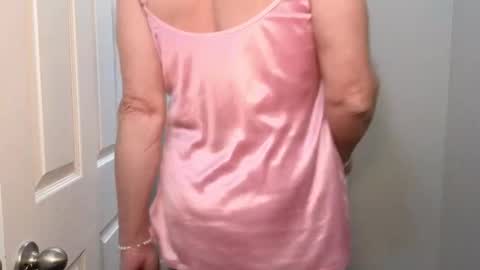 Snapshot of kristal_mountain chatting on February 17, 4:53 am Kristal Mountain online show from February 17, 4:53 am