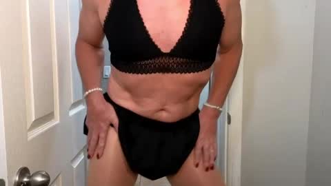 Snapshot of kristal_mountain chatting on March 30, 4:35 am Kristal Mountain online show from March 30, 4:35 am