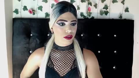 Snapshot of kristal_queen01 chatting on June 12, 10:14 am kristal_queen01 online show from June 12, 10:14 am