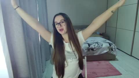 twitter    Annemarye 23 online show from February 2, 8:24 am