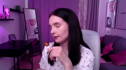 Sophia online show from April 14, 1:33 am