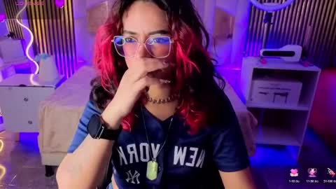 kristen_tay online show from March 28, 3:28 am