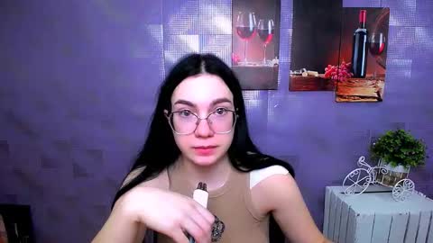 Kristen online show from December 3, 8:45 am