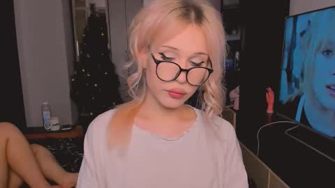 kristialsoopp online show from January 7, 2:36 am