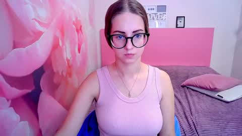 Snapshot of kristina_adel chatting on December 11, 7:31 am Kristina Adel online show from December 11, 7:31 am