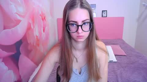 Snapshot of kristina_adel chatting on January 3, 7:27 am Kristina Adel online show from January 3, 7:27 am