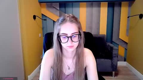 Snapshot of kristina_adel chatting on March 8, 11:37 am Kristina Adel online show from March 8, 11:37 am