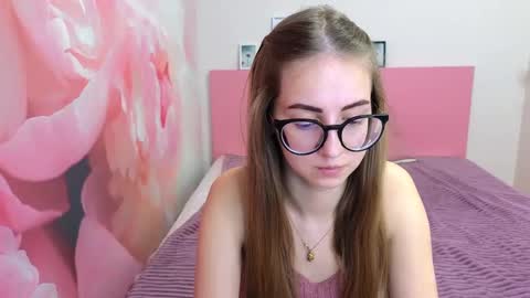 Snapshot of kristina_adel chatting on March 12, 7:24 am Kristina Adel online show from March 12, 7:24 am