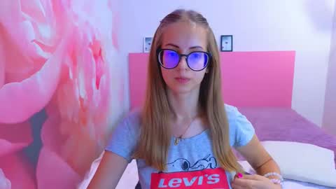 Snapshot of kristina_adel chatting on September 13, 6:57 am Kristina Adel online show from September 13, 6:57 am