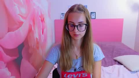 Snapshot of kristina_adel chatting on October 6, 6:55 am Kristina Adel online show from October 6, 6:55 am