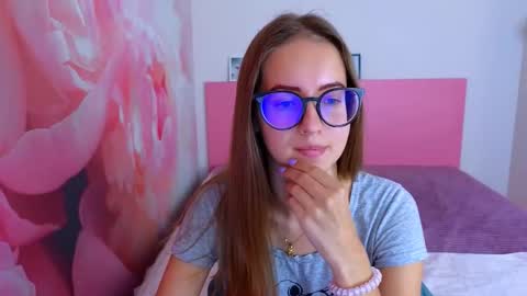 Snapshot of kristina_adel chatting on October 22, 6:46 am Kristina Adel online show from October 22, 6:46 am