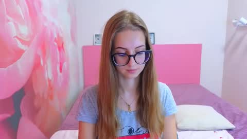 Snapshot of kristina_adel chatting on November 8, 8:36 am Kristina Adel online show from November 8, 8:36 am