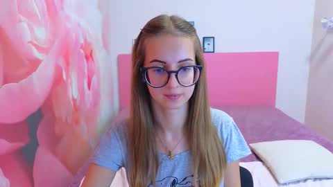 Snapshot of kristina_adel chatting on November 13, 8:13 am Kristina Adel online show from November 13, 8:13 am