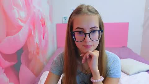 Snapshot of kristina_adel chatting on November 15, 8:33 am Kristina Adel online show from November 15, 8:33 am