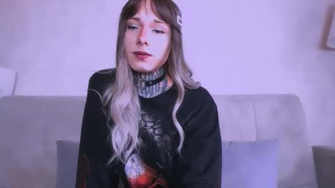 Snapshot of kristinaholland chatting on November 8, 6:02 am kristina online show from November 8, 6:02 am