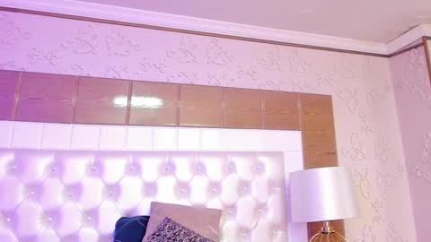 Snapshot of kristinels chatting on March 3, 3:42 pm kristin online show from March 3, 3:42 pm