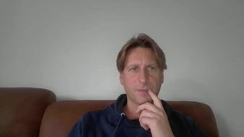 Snapshot of kristof8504 chatting on November 26, 8:37 am kristof8504 online show from November 26, 8:37 am