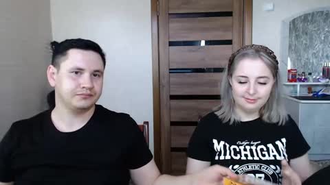 Snapshot of kristy_fran chatting on February 23, 10:39 am Kristy online show from February 23, 10:39 am