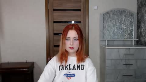 Snapshot of kristy_fran chatting on September 10, 7:47 pm Kristy online show from September 10, 7:47 pm