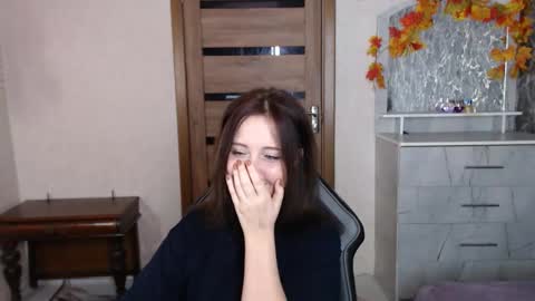 Snapshot of kristy_fran chatting on October 16, 8:43 pm Kristy online show from October 16, 8:43 pm