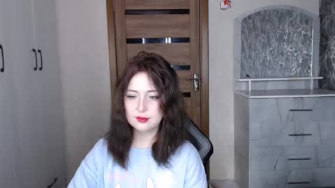 Snapshot of kristy_fran chatting on November 4, 6:45 am Kristy online show from November 4, 6:45 am