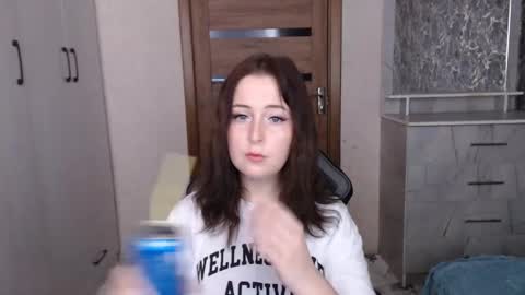 Snapshot of kristy_fran chatting on November 26, 8:15 am Kristy online show from November 26, 8:15 am